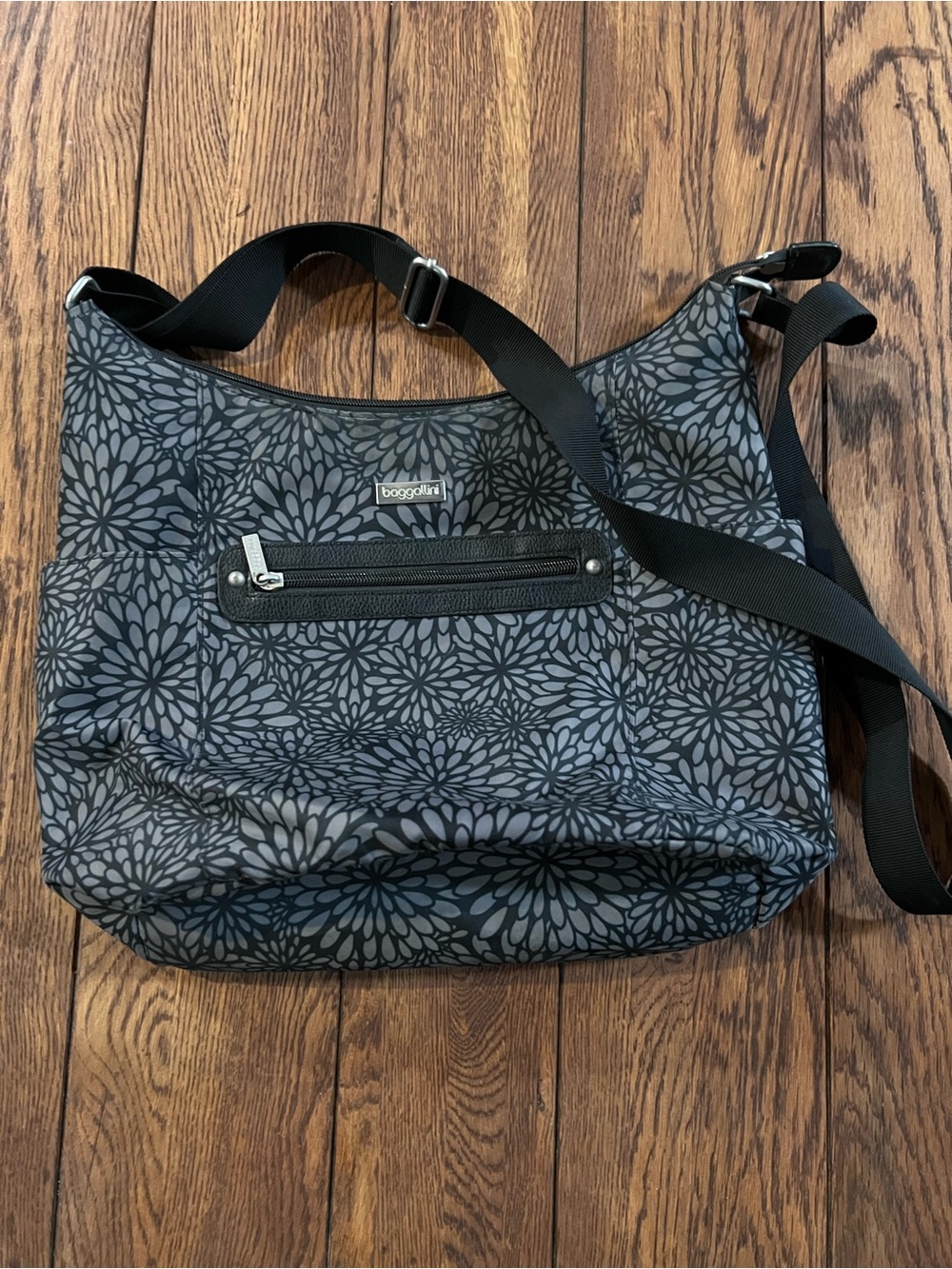 Baggallini Gray Floral Pattern Crossbody Shoulder Bag